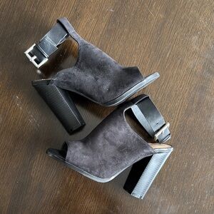 Shoe Dazzle Black Ankle Boots Sleek Design